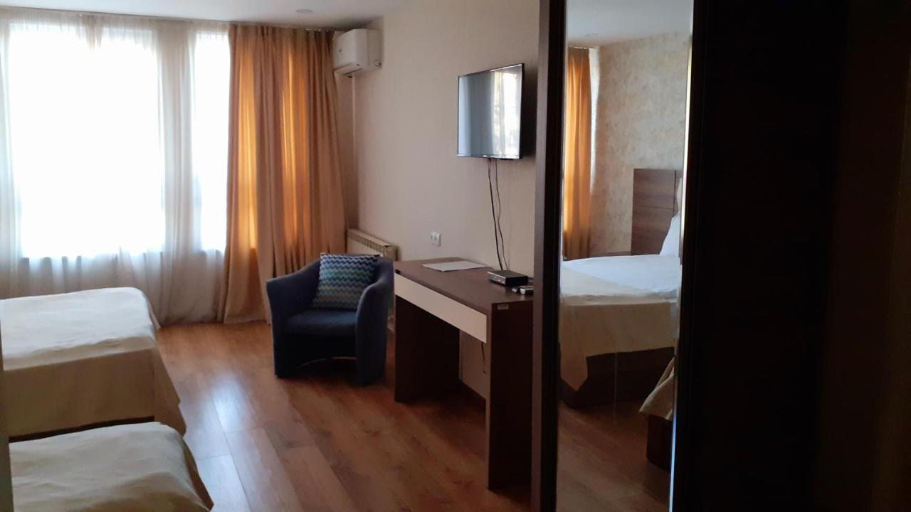 Hotel Lile Tbilisi Exterior foto