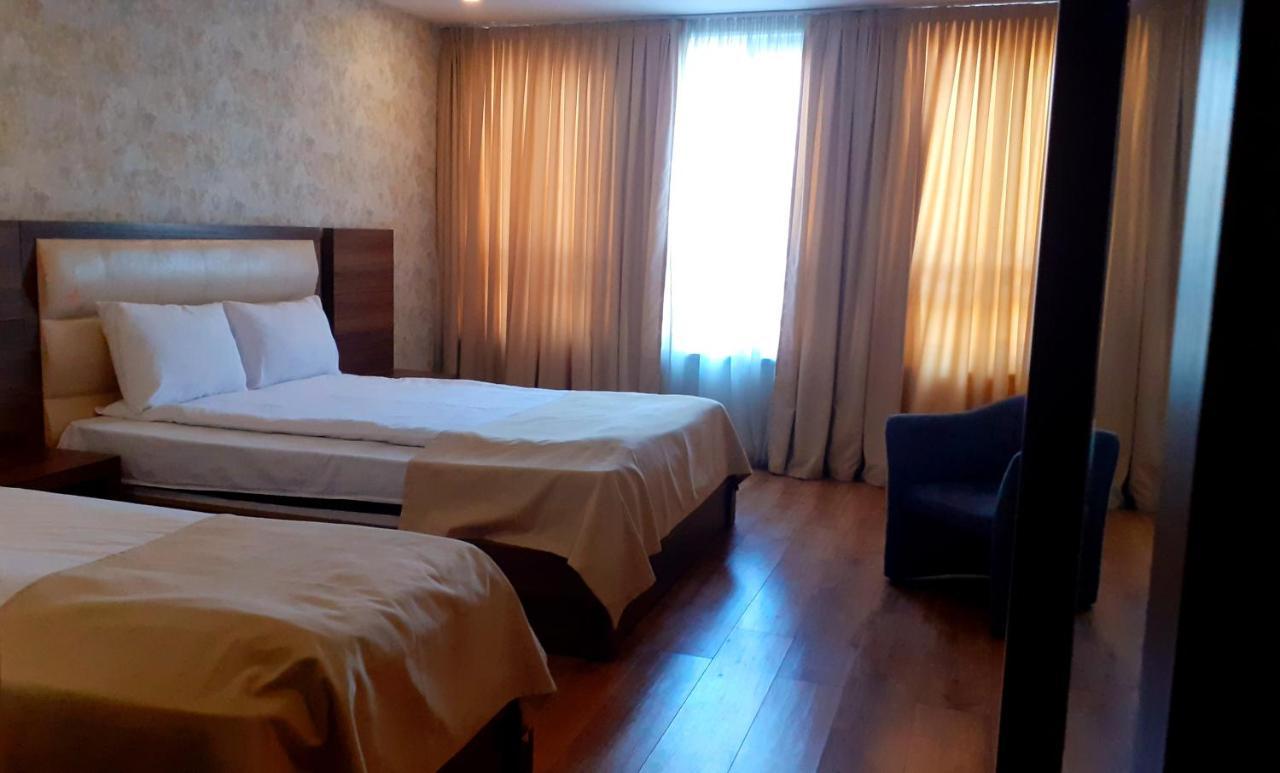 Hotel Lile Tbilisi Exterior foto